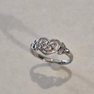Beautiful Sterling Silver Celtic Love Knot Ring